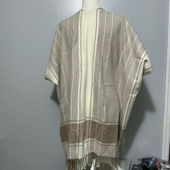 Ann Taylor Loft Womens XS/S Oversized Beige Tan Fringe Poncho Sweater - Picture 2 of 6